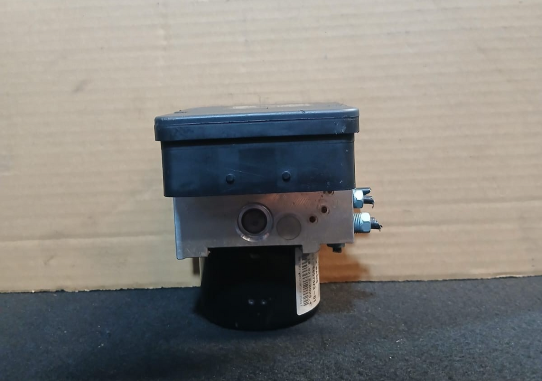 OEM BMW F20 F30 ABS Anti Lock Brake Pump Control Unit 6857324 6857323