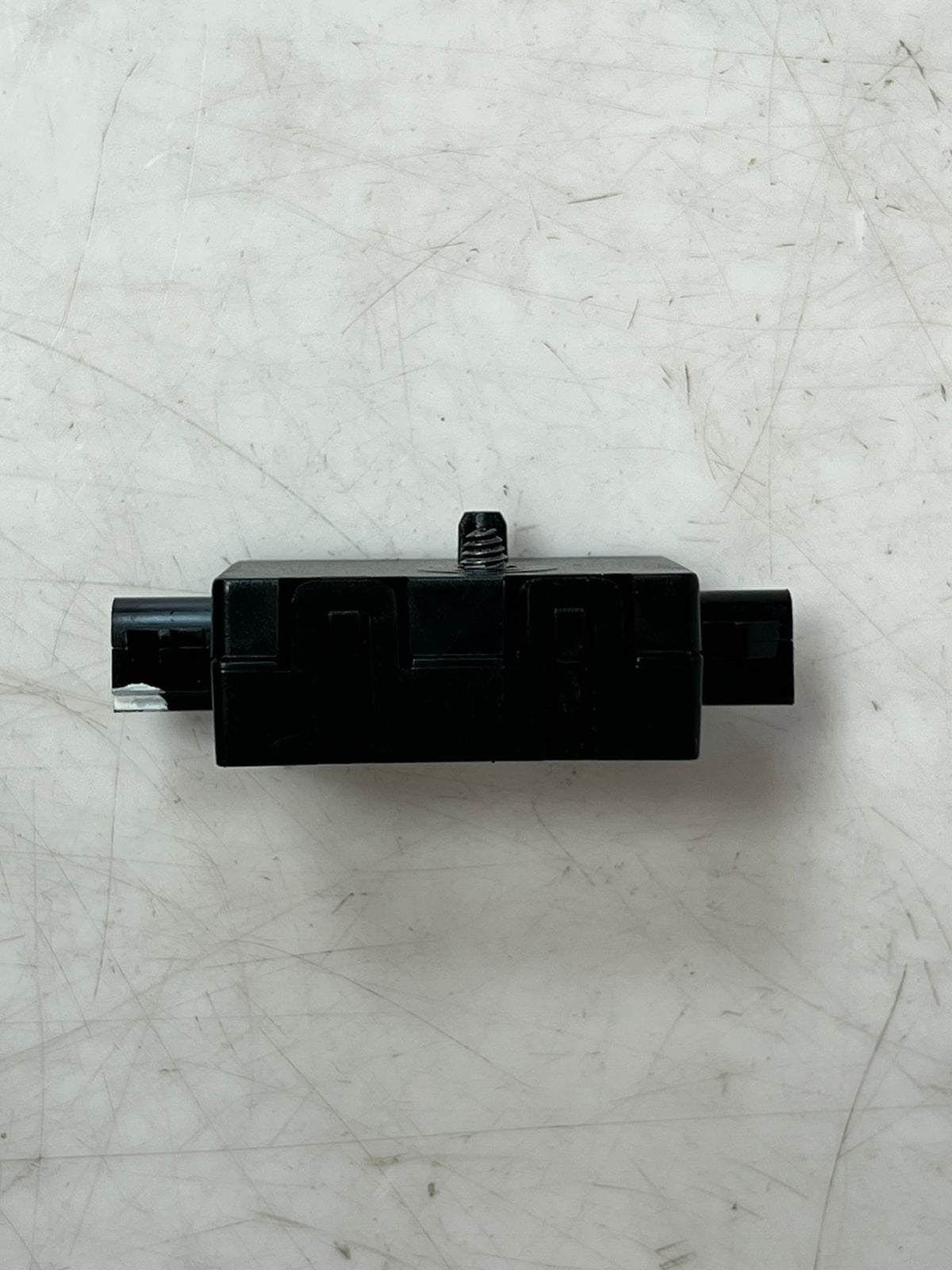 2016-2023 BMW M5 F90, G12, G30, and 530i Antenna Amplifier 9325724 OEM