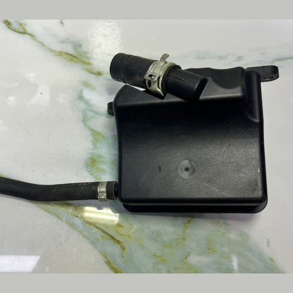 12-14 Mercedes C180 Power Steering Reservoir A0004602983 W204 C200 C250, W212