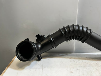 2012-2016 BMW Z4 E89 N20 X1 2.0i E84 AIR LINE DUCT Intercooler Hose 7607941 OEM