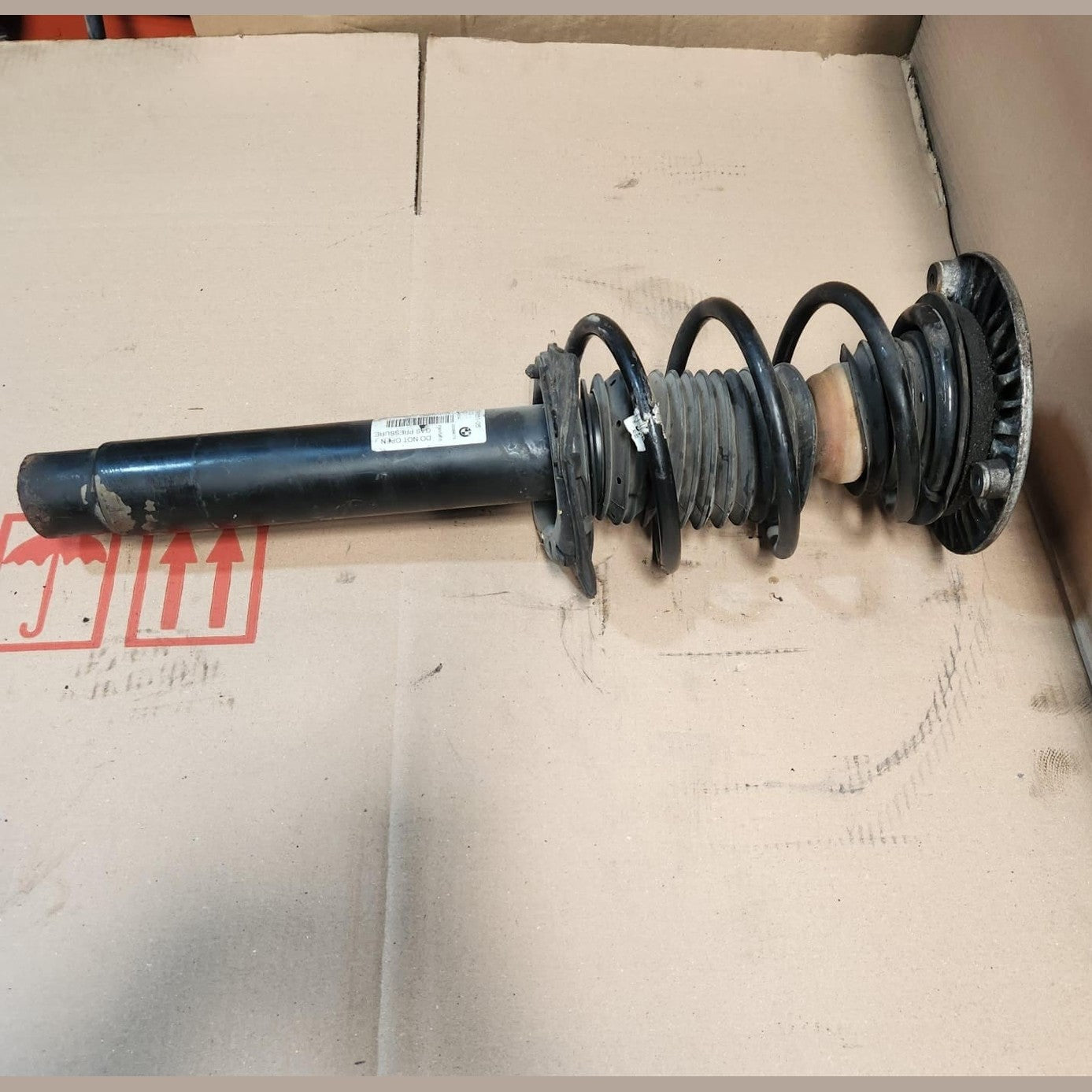 2012-2015 BMW 320i Spring Strut Front Assembly 6791551 3-Series F30 F30 LCI 