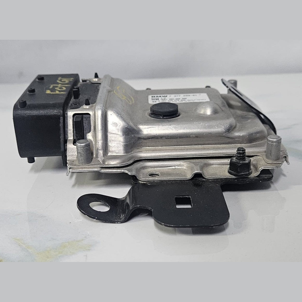 OEM BMW F07 GT 530D DEF PUMP EMISSION CONTROL  MODULE 7377299