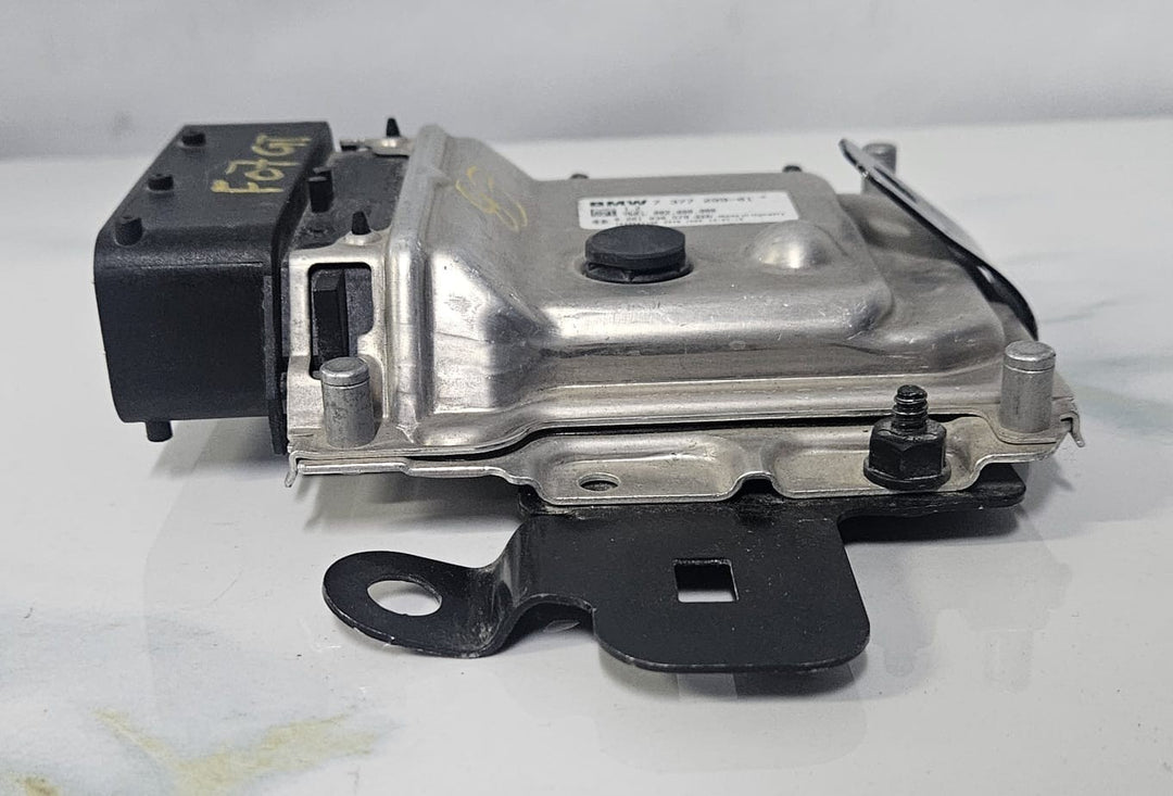 OEM BMW F07 GT 530D DEF PUMP EMISSION CONTROL  MODULE 7377299