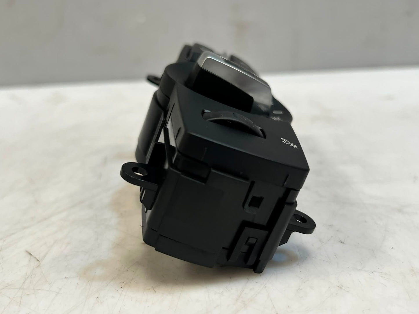 2010-2012 BMW 740i 5 Series F10 F11 6 Series F13 N47 D20 Light Switch 9192744