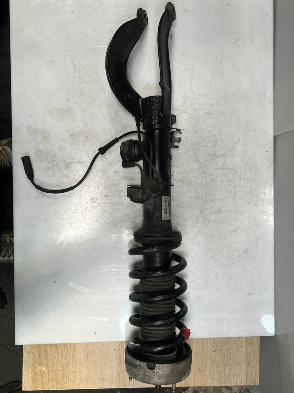 2015-2017 BMW X5 F15 F16 X6 30D M50D FRONT Shock Absorber 6875083 OEM