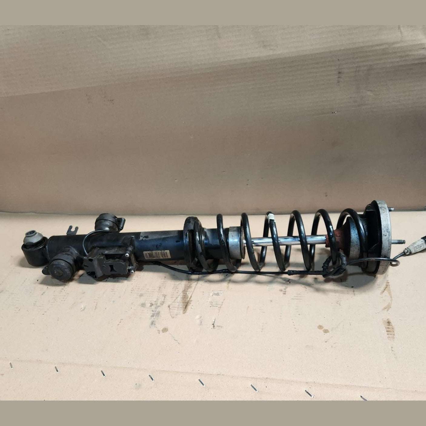 2009-2014 BMW 750i Rear Left Shock Absorber With Coil Spring 6791673 750i f02