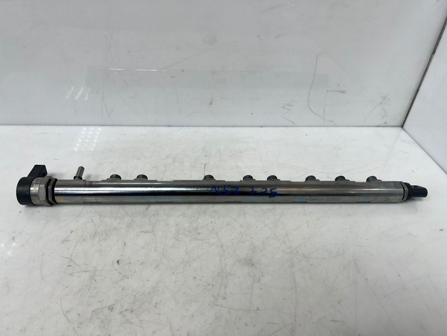 BMW 3 Series F30 F31 F35 N57 D30 Fuel Rail INJECTOR PIPE 7805423 OEM