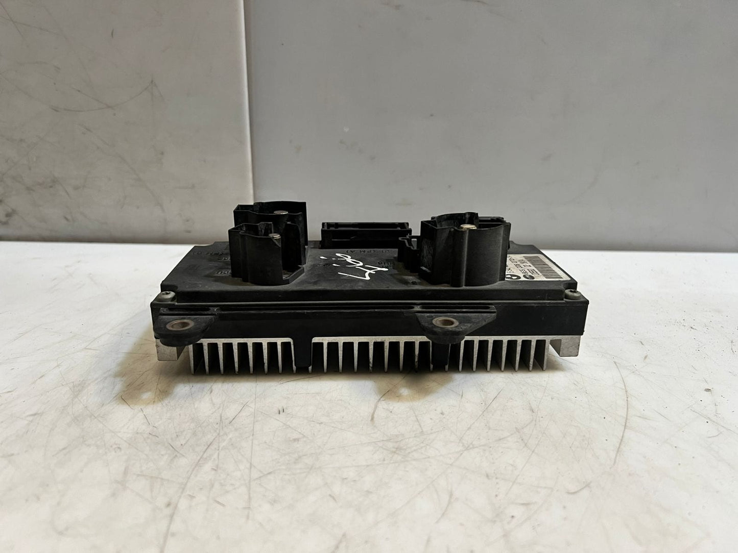 2002-2005 BMW 745i 7 Series E65 E66 POWER MODULE Body Control Module 6943489