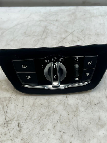 BMW 5 Series G30 G31 F90 Headlight Control Switch 6841883 OEM
