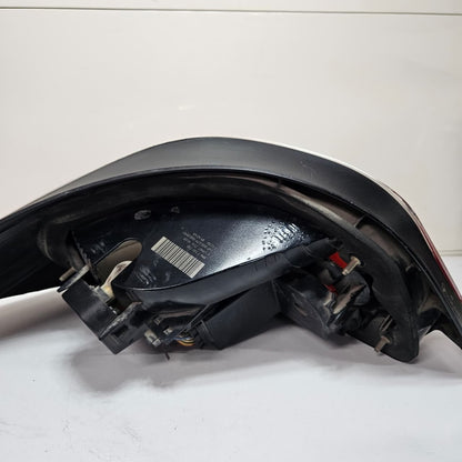 2003-2007 BMW 5 Series E60 E61 525i Rear Right Outer Taillight 7165738