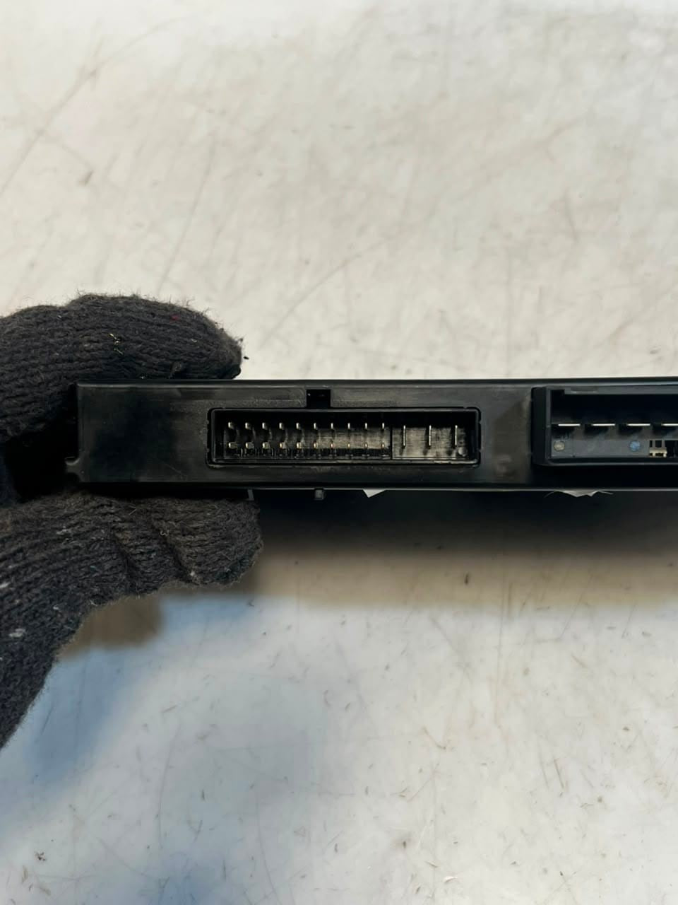 2010-2014 BMW X1 E84 Body Control Module BCM 9305739 OEM