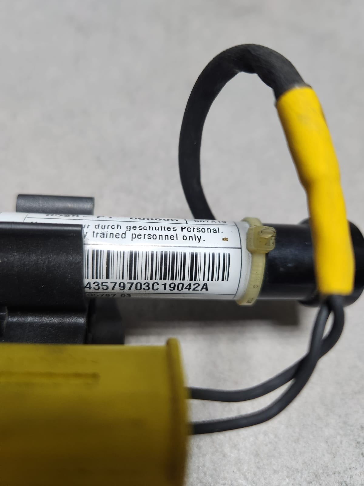 BMW Hood Bonnet Actuator Left Pedestrian Protection Active Bonnet 7435797