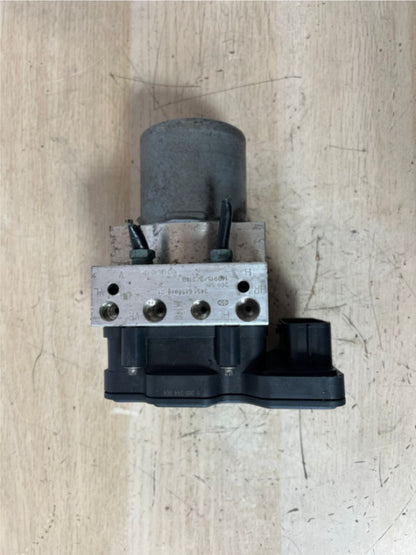BMW 5 F10 F11 ABS PUMP MODULE CONTROL UNIT HYDRAULIC BLOCKS DSC 6868339