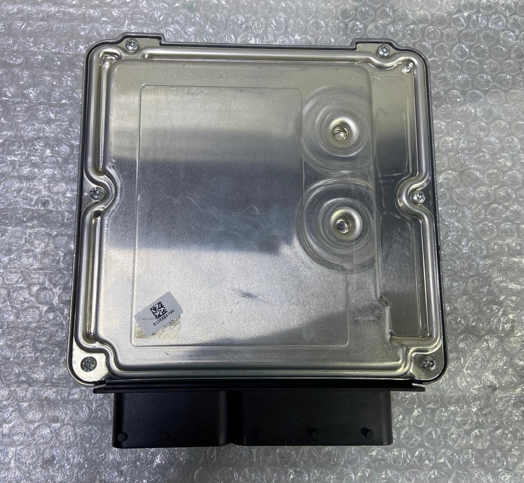 OEM BMW F07 N57N Engine Control Unit Module ECU DDE SET 8572440 BOSCH