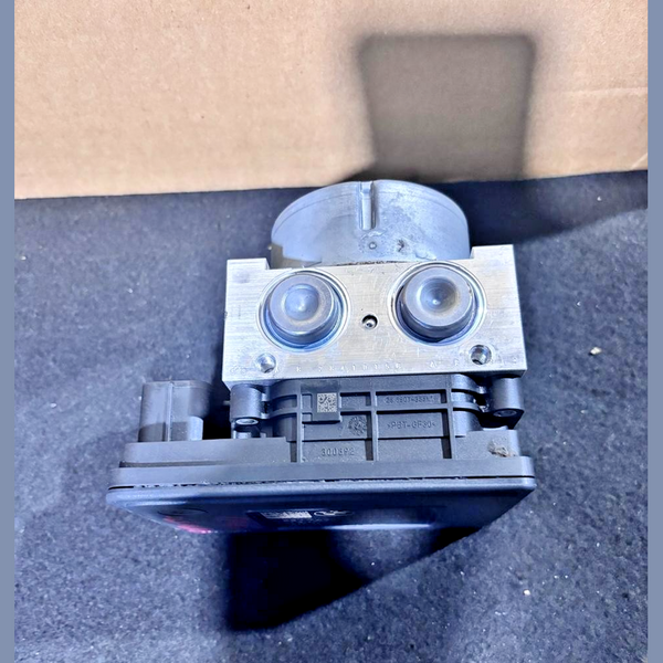 OEM BMW F30 F31 F32 F33 ABS PUMP MODULE Control Unit Hydraulic Blocks 6887743