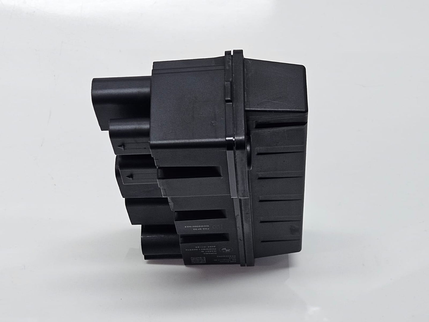 7952991-2023-2026 BMW X1 U11 B38N Integrated Power Supply Control Module OEM