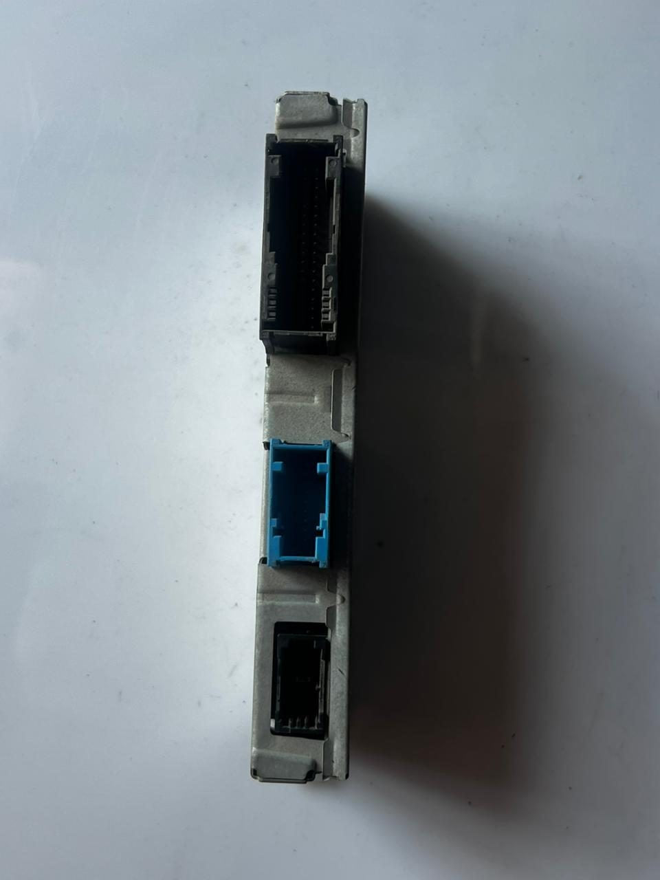 2011-2016 BMW 528i Central Gateway Control Module 9244261 528i, 535i, 550i, 640i