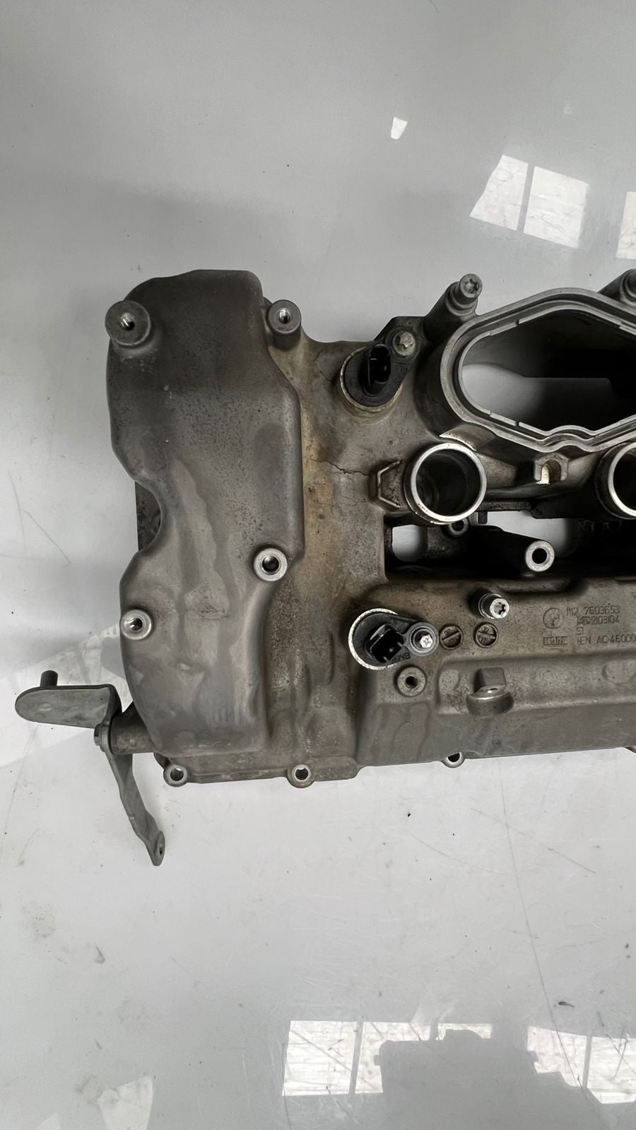OEM Left Valve Cover for 2012-2016 BMW F10 M5 with S63 engine. 7603653