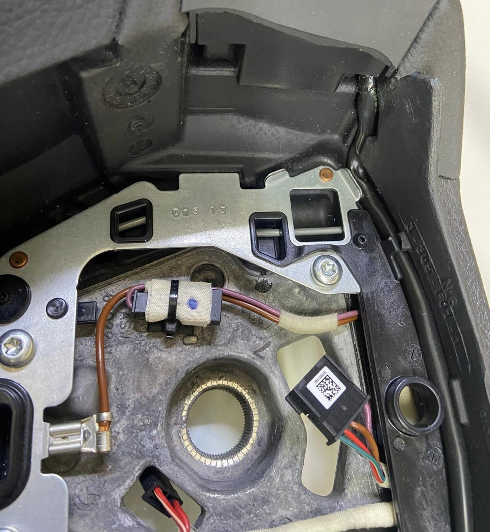 OEM BMW 5 F11 F10 Steering Wheel Leather 9229481