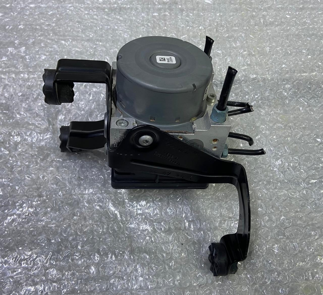 OEM BMW F20 F30 F32 ABS Anti-Lock Brake Pump Module 6871110 6871109