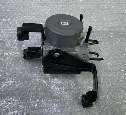 OEM BMW F20 F30 F32 ABS Anti-Lock Brake Pump Module 6871110 6871109