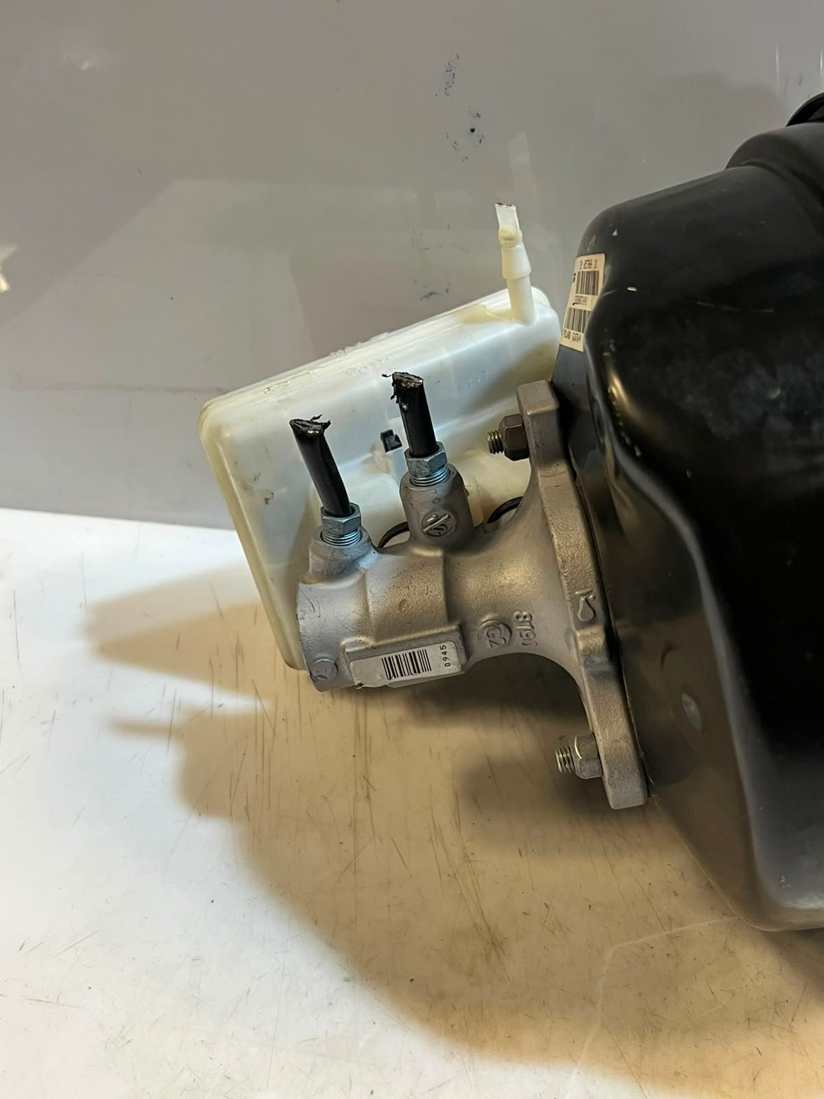 2010-2017 BMW X3 F25 Power Vacuum Brake Booster CYLINDER 6857869 OEM