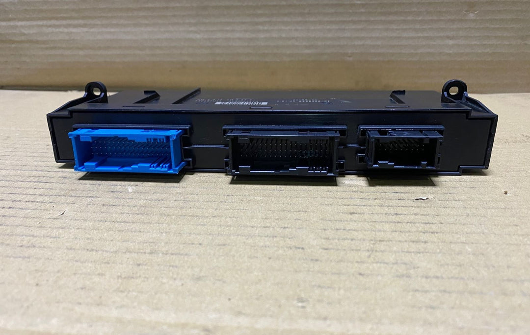 BMW Body Control Module Junction Box 9244392 5 Series F10 F11 520d