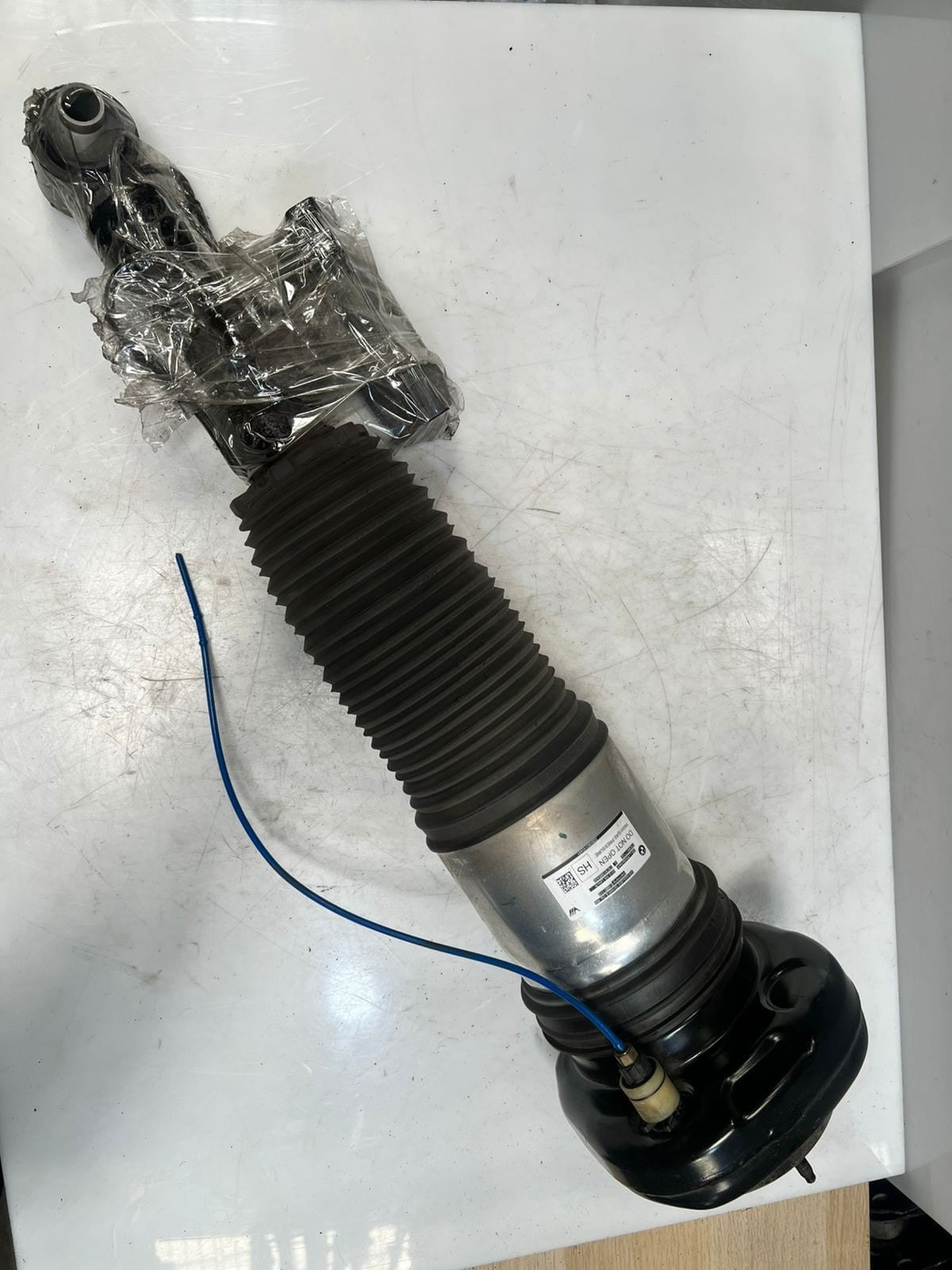2016-2019 BMW 750i 7' G11 G12 730Li 740Li 740Le Air Suspension Strut 7915954 OEM