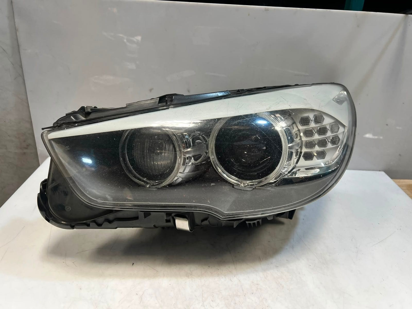 2010-2017 BMW 5 Series F07 535i GT 550i GT Xenon Headlight LEFT US 7199617