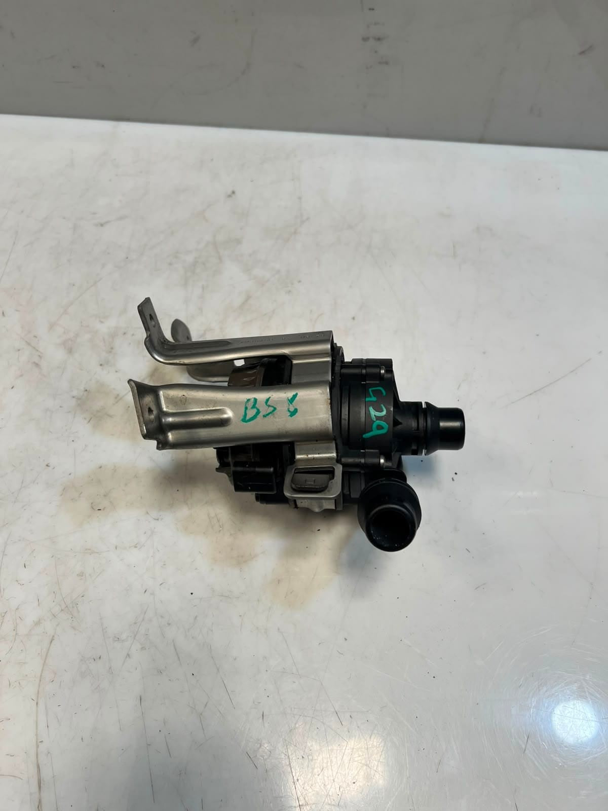 2019-2023 BMW 330i B58 G20 G21 X3 X4 X5 X7 Auxiliary Water Coolant Pump 8651288