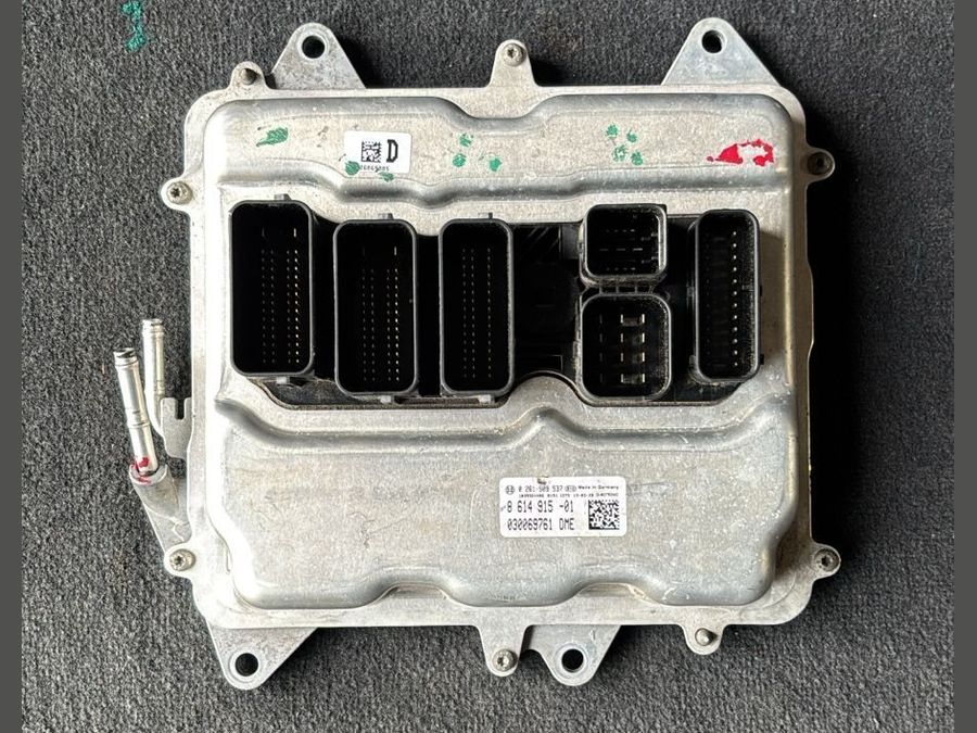 BMW F01 F02 F06 F07 F12  550i 650i 8 614 ENGINE CONTROL UNIT MODULE - 8614915