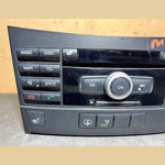 Bild in die Galerieansicht laden, 2012–2014 Mercedes-Benz W212 E-Class Head Unit CD Player A212 9008300 OEM