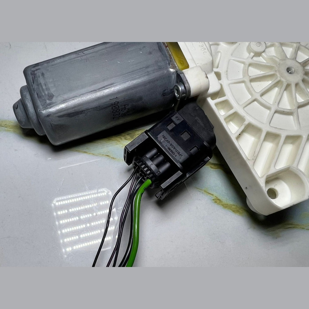 10-14 Mercedes-Benz W207 E-Class  Window Motor Front Left Side A207 8200542 OEM