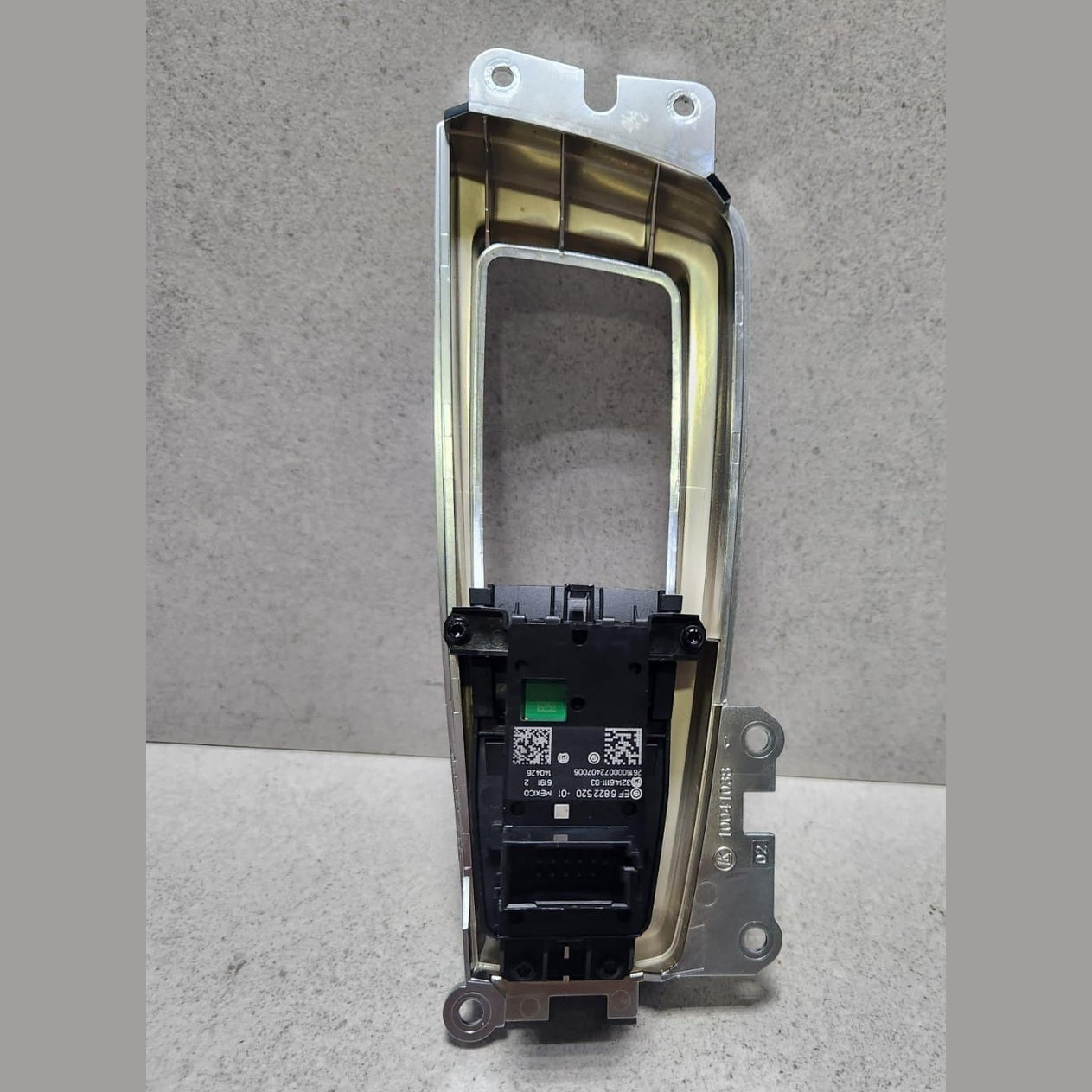 2014-2016 BMW 535i Parking Brake Actuation Switch 6822520 F01 F02 F07 F15 F16