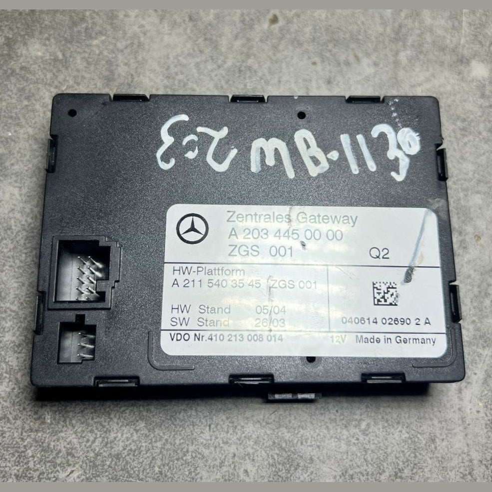 03-06 Mercedes W203 C-Class Central Gateway Control Module A203 4450000 OEM