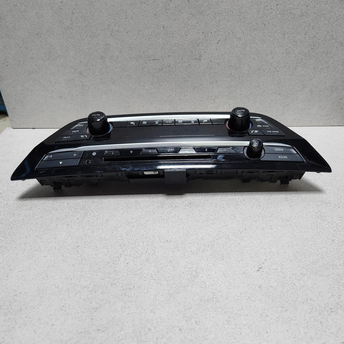 2017-2020 BMW 530i Climate Control Switch 6834441 5 Series G30 G31