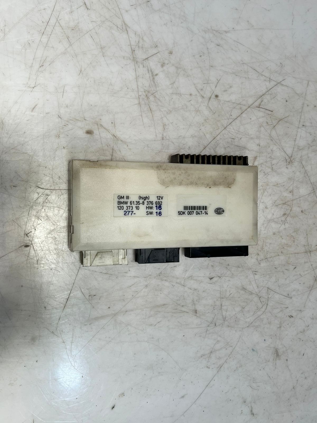 1996-2003 BMW 5 E39 E38 520I GM3 Body Control Module BCM 8376692 OEM