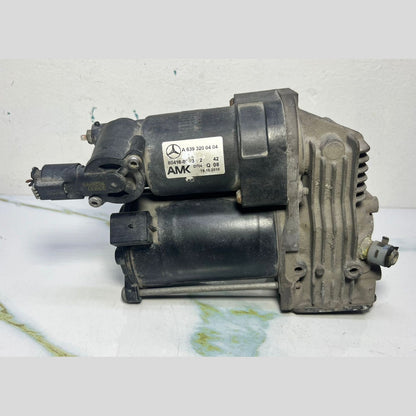 Mercedes W639 Vito V-Class  Airmatic Air Suspension Compressor Pump A639 3200404