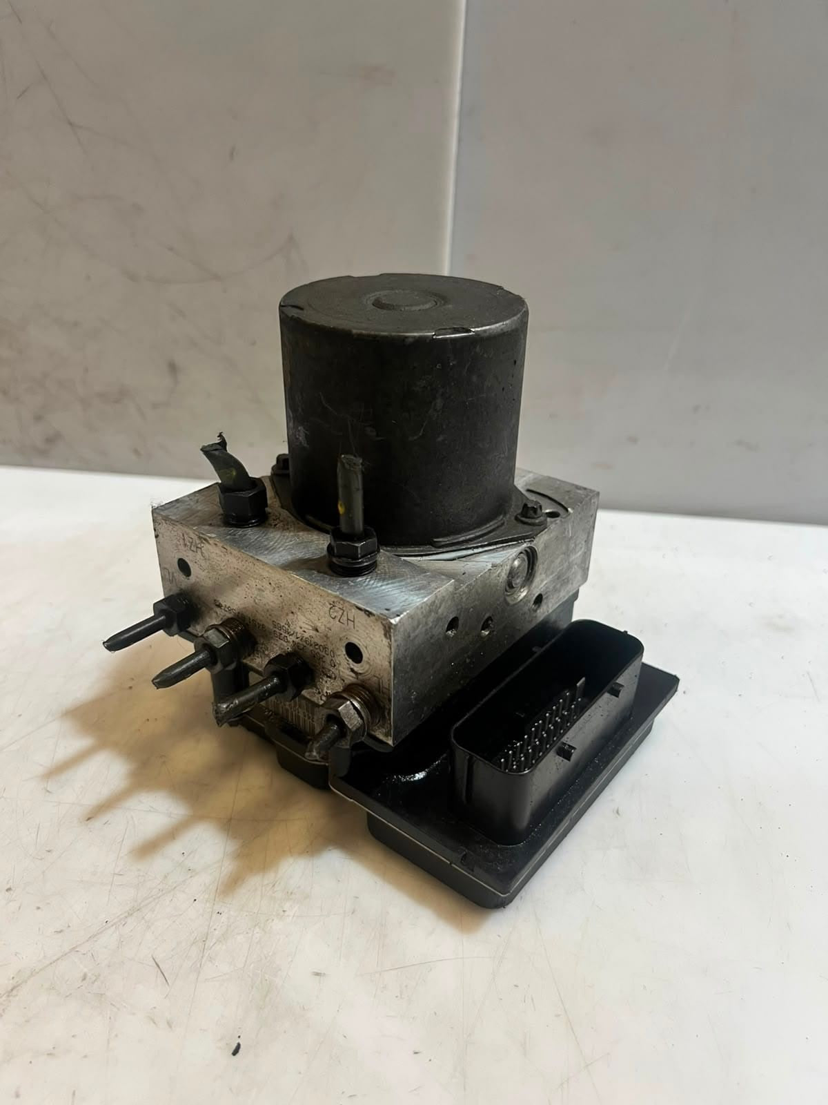2004 BMW 5 Series E60 E61 ABS HYDRAULIC Pump 6765485 OEM