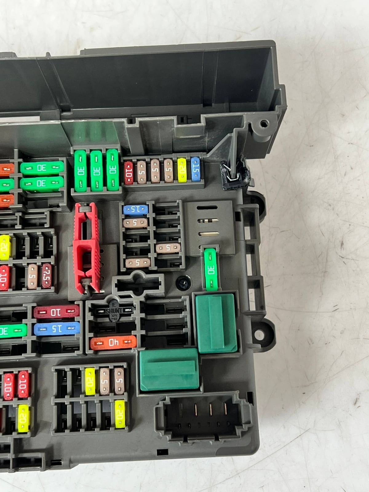 2007-2013 BMW 328i E90 E91 E92 E84 Front Power Distribution Fuse Box 9119444 OEM