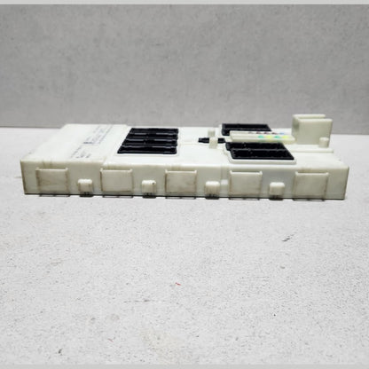 2012-2016 BMW 3 Series 320i 328i Front Body Control Module BCM 9303543