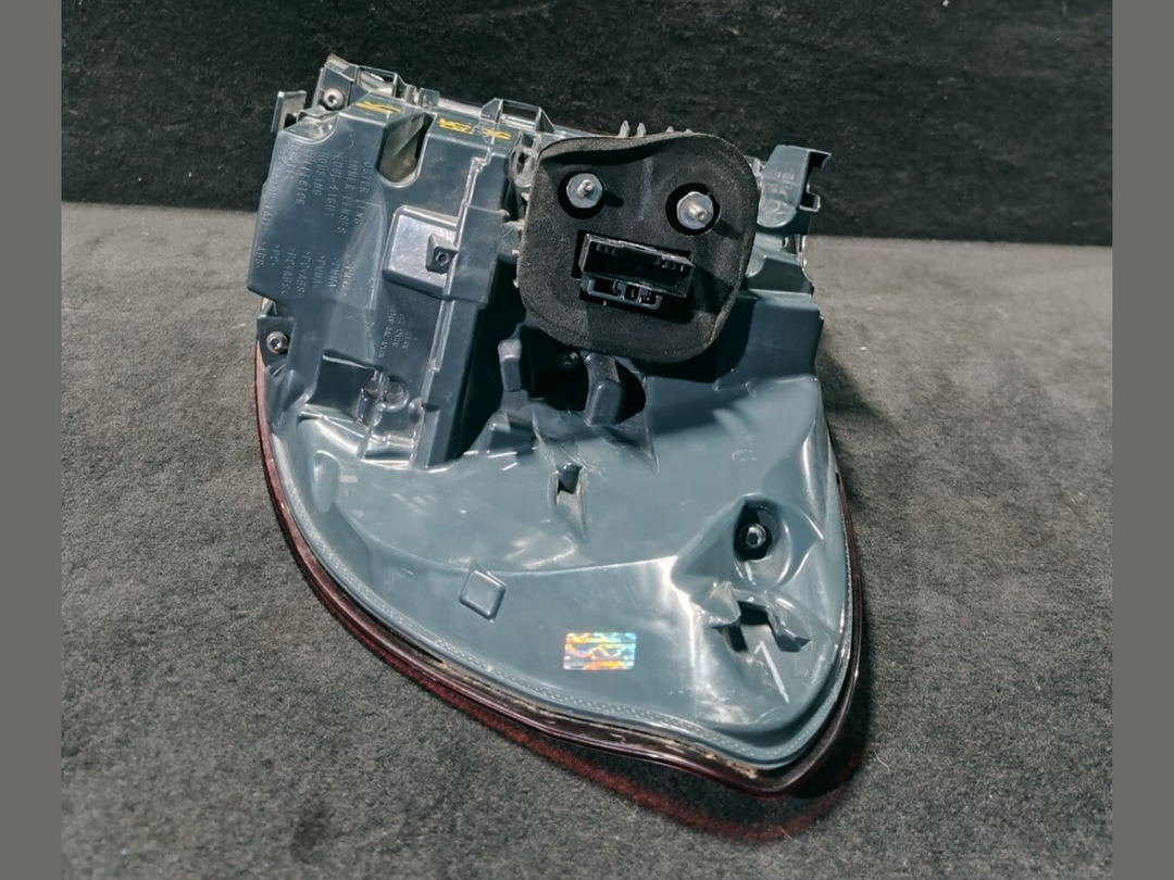 OEM BMW X5 F15 F85 X5M 2014-2018  REAR LEFT SIDE OUTER LED TAIL LIGHT - 7290103