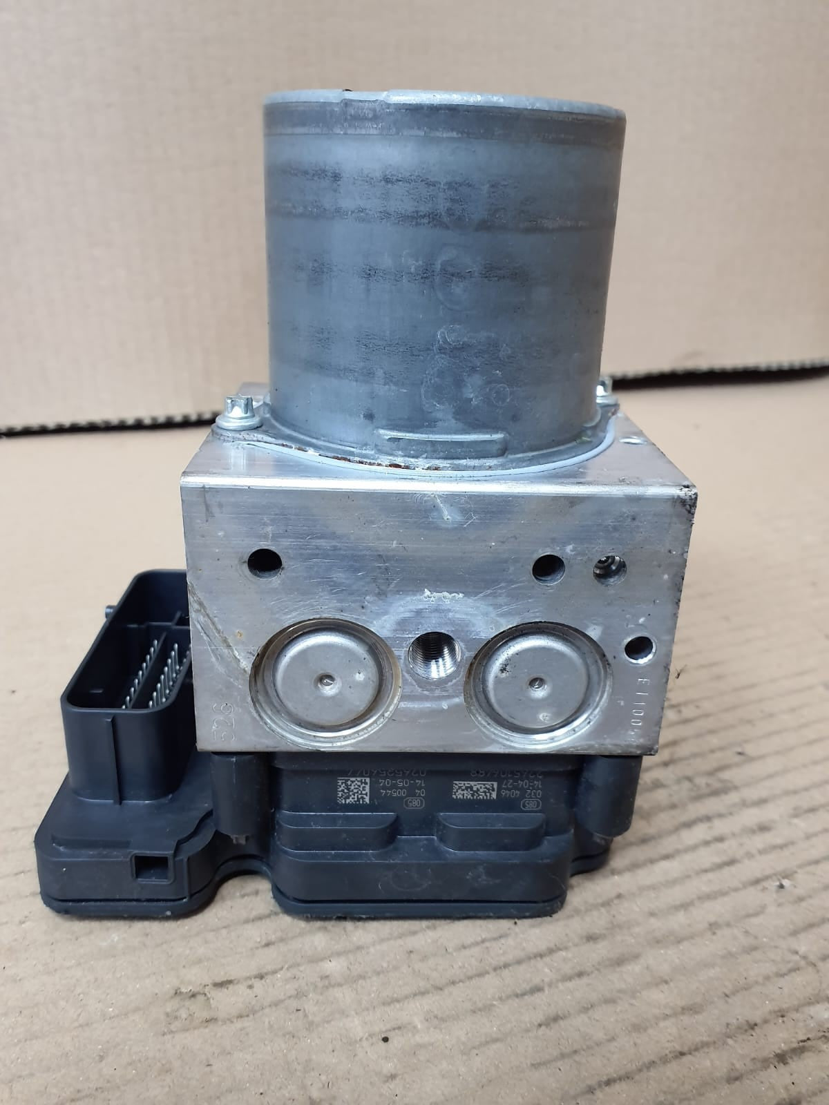 2011-2016 BMW F10 F11 5 Series 528i ABS Pump DSC Hydraulic Control Unit 6868329