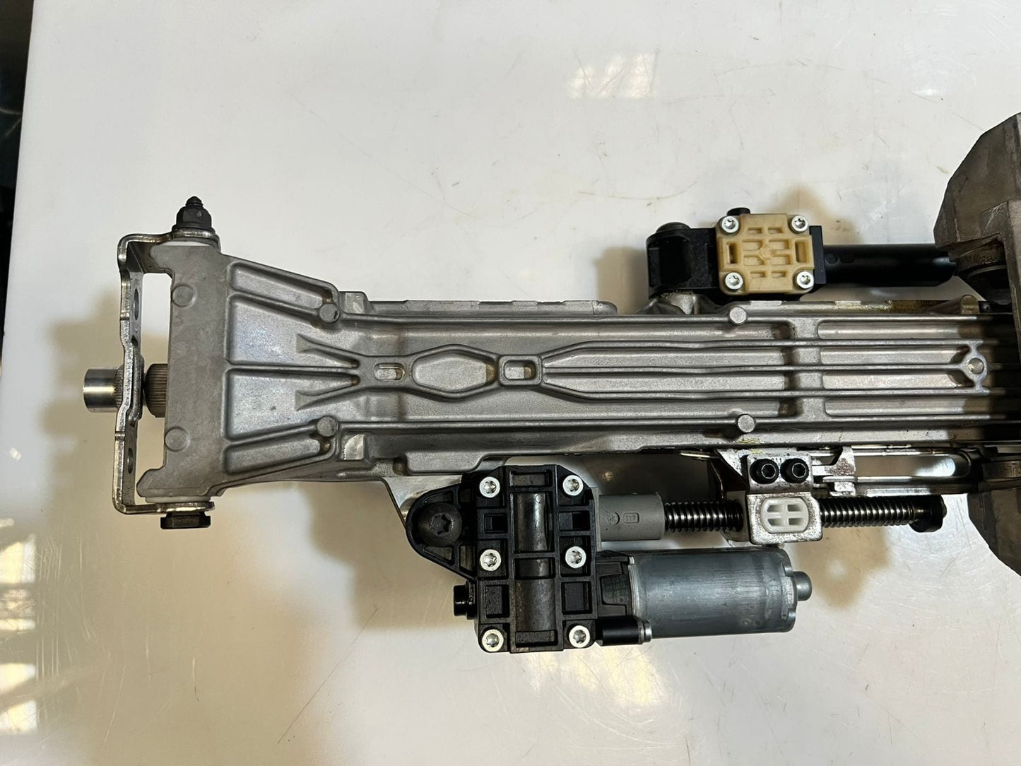 2024 BMW iX I20 and I7 G70 Electric Steering Column Adjustment 5A81930 OEM