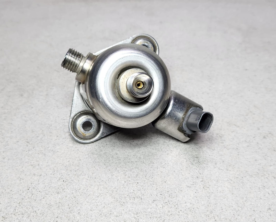 7847204 BMW M3 High Pressure Fuel Pump 7847204 2015-2021 F80 M3 F82 F83 M4 OEM