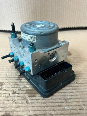 2014 BMW 3 Series F20 F30 F31 328i ABS Pump Module 6858953 OEM