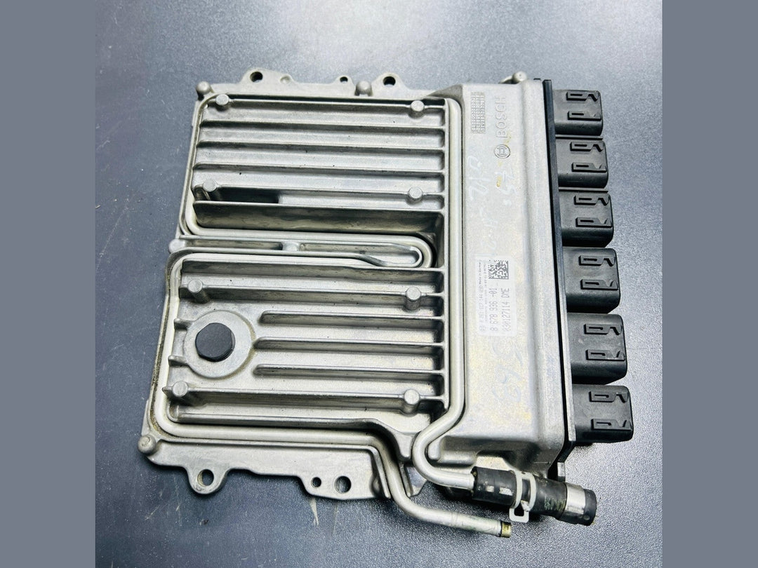 2014-2019 BMW 750i M550iX G11 G12 G30 ECM Brain Box 4.4L TWIN TURBO 8678936-01