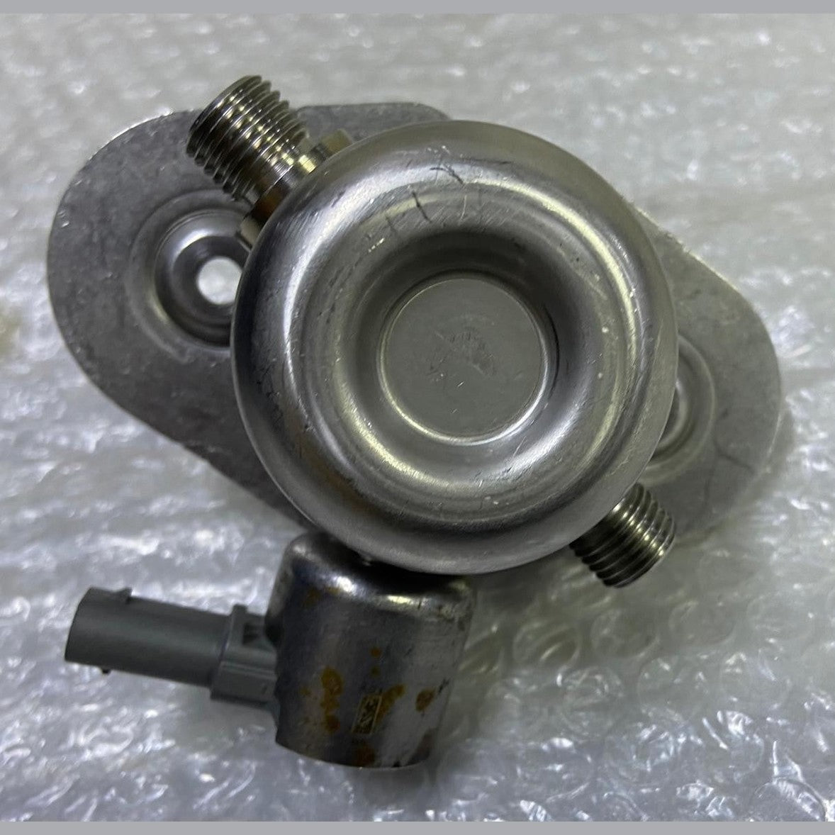 OEM BMW F45 225 xe F20 F21 F22 F23 high pressure pump high pressure pump 7636881