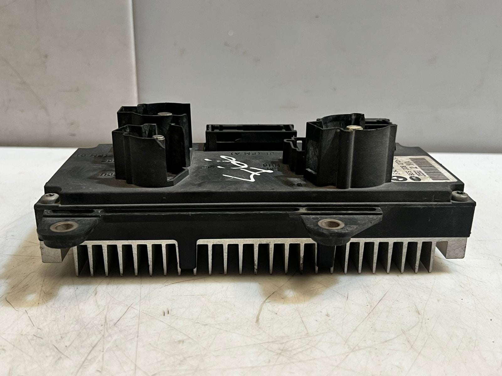 2002-2005 BMW 745i 7 Series E65 E66 POWER MODULE Body Control Module 6943489
