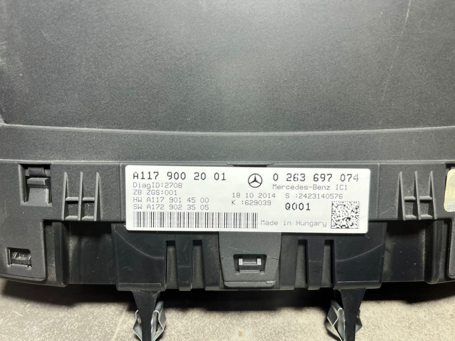 14-17 Mercedes-Benz W117 CLA Instrument Cluster Speedometer A117 9002001 OEM